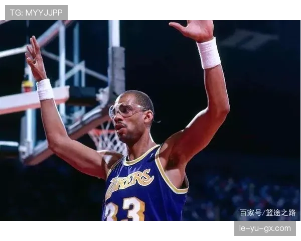 贾巴尔六冠传奇：MVP荣誉背后的不朽篇章