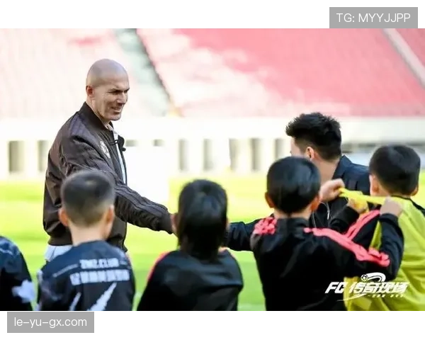 齐达内深度剖析：心理素质对足球运动员冷静与决策力的关键作用