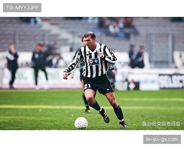 齐达内足球美学：艺术与战术交融的典范引热议