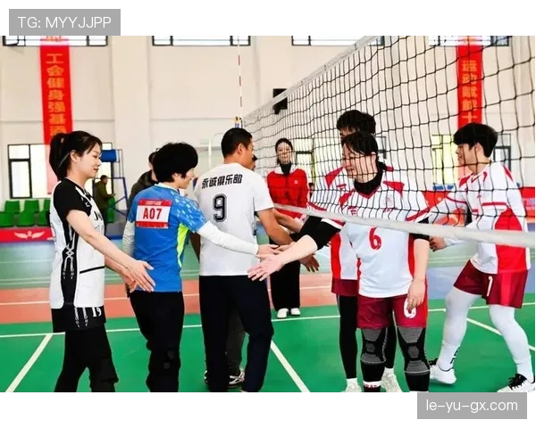 中国队球迷文化焕发新活力，赛场激情与团结彰显新时代风采